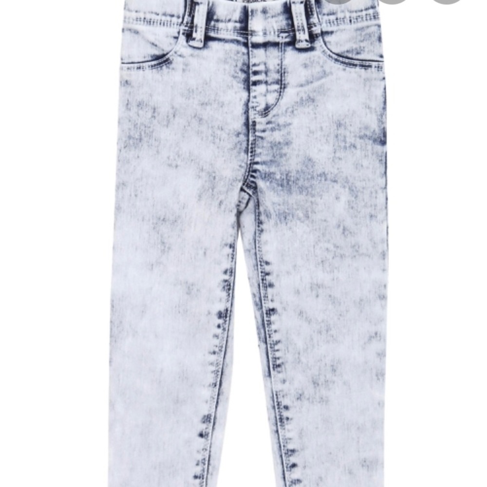 White with blue jeggings super cozyyy